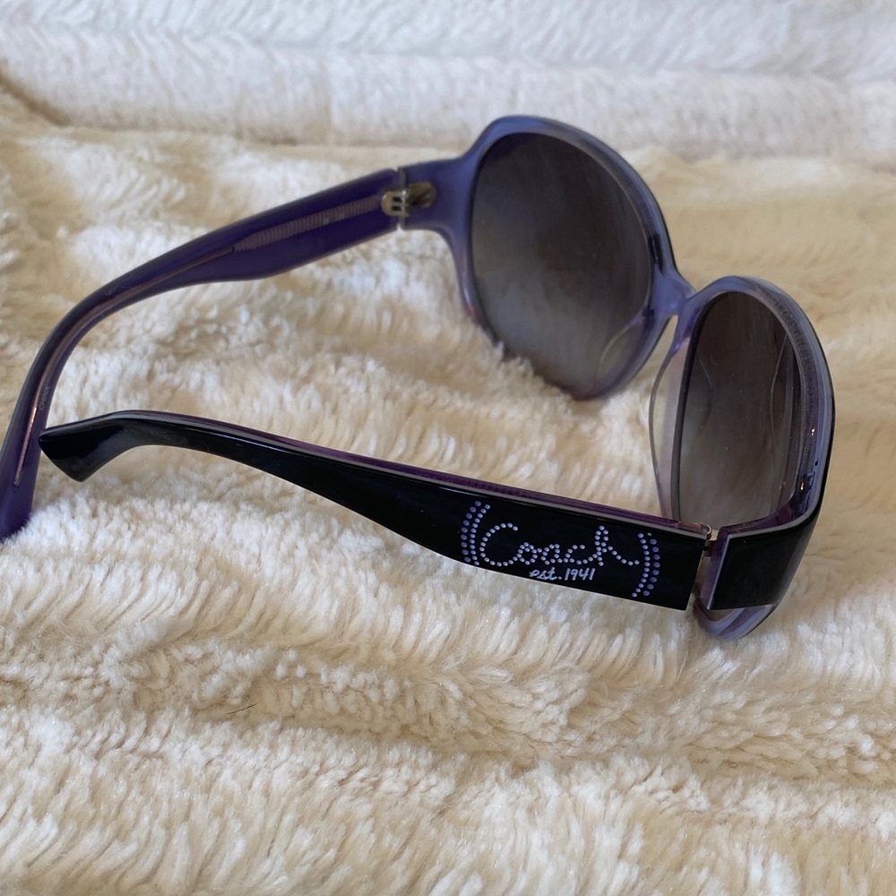Coach Elegant Black Sunglasses - Picture 2 of 5
